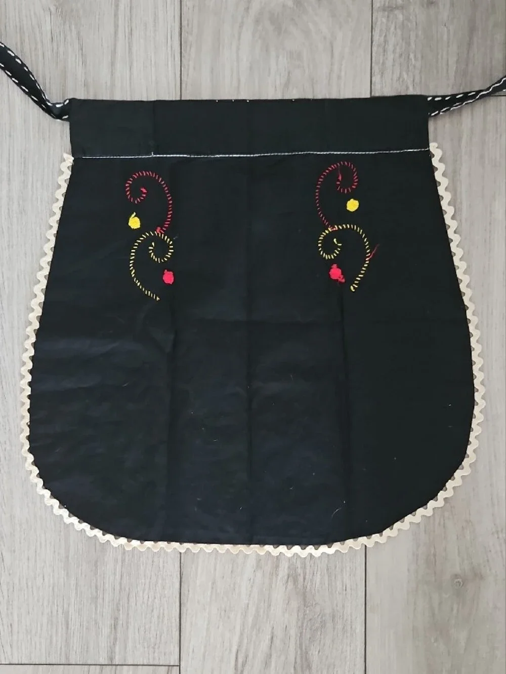 Portugal Embroidered Apron Pocket Colorful Floral Stitch Portuguese